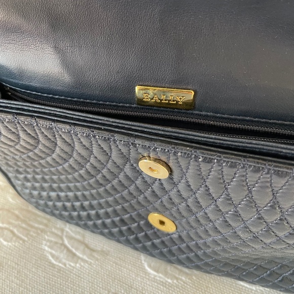 BALLY Vintage 1990’s Navy Double Flap Quilted Shoulder/Crossbody Bag | Italy - Picture 13 of 17